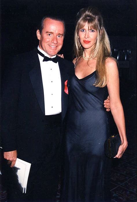 what happened to phil hartman's wife.